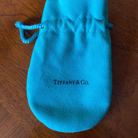 Tiffany & Co. toggle heart choker - Picture 8 of 8